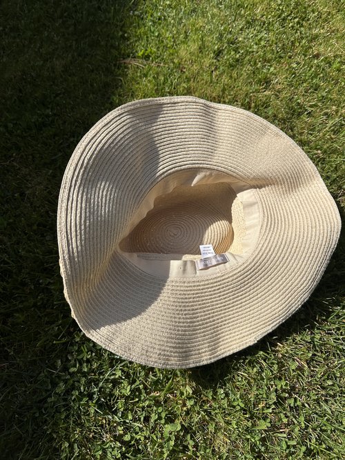 Tan woven straw hat