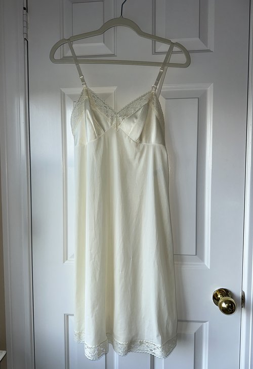Vintage ivory cream lace trim full slip dress