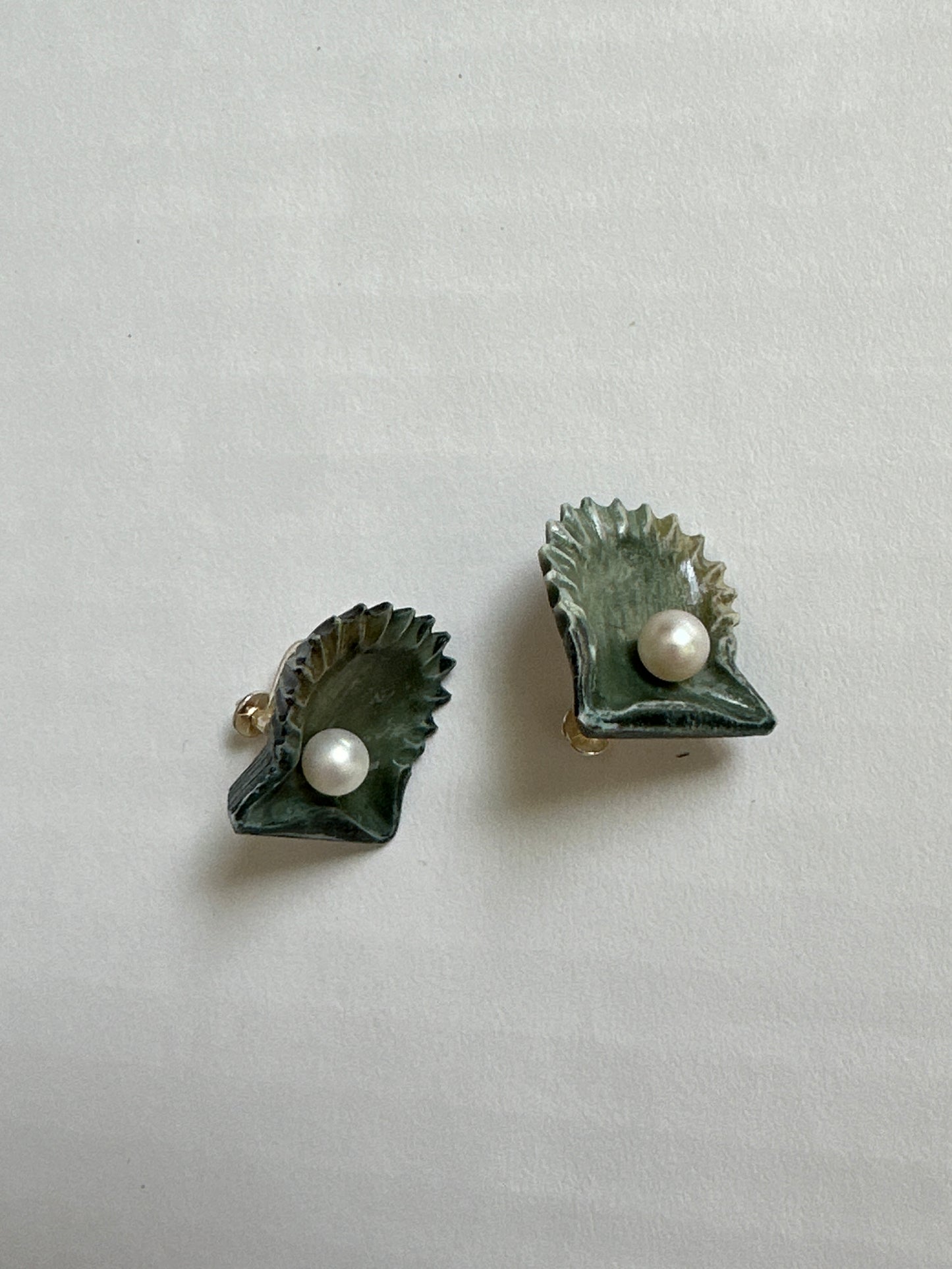 Vintage Carved Resin Oyster Shell & Pearl Clip-On Earrings