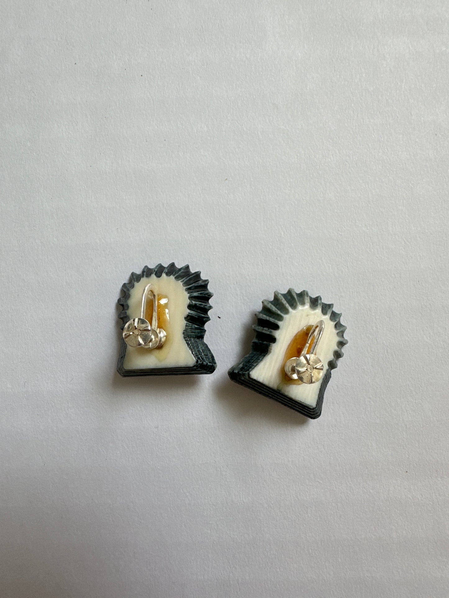 Vintage Carved Resin Oyster Shell & Pearl Clip-On Earrings