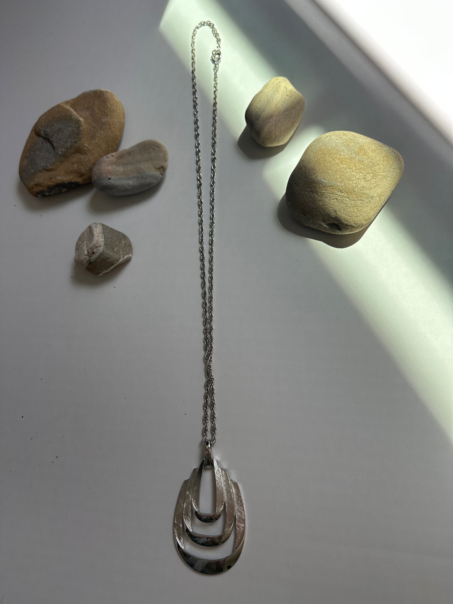 Vintage Triple Oval Loop Pendant Necklace in Silver