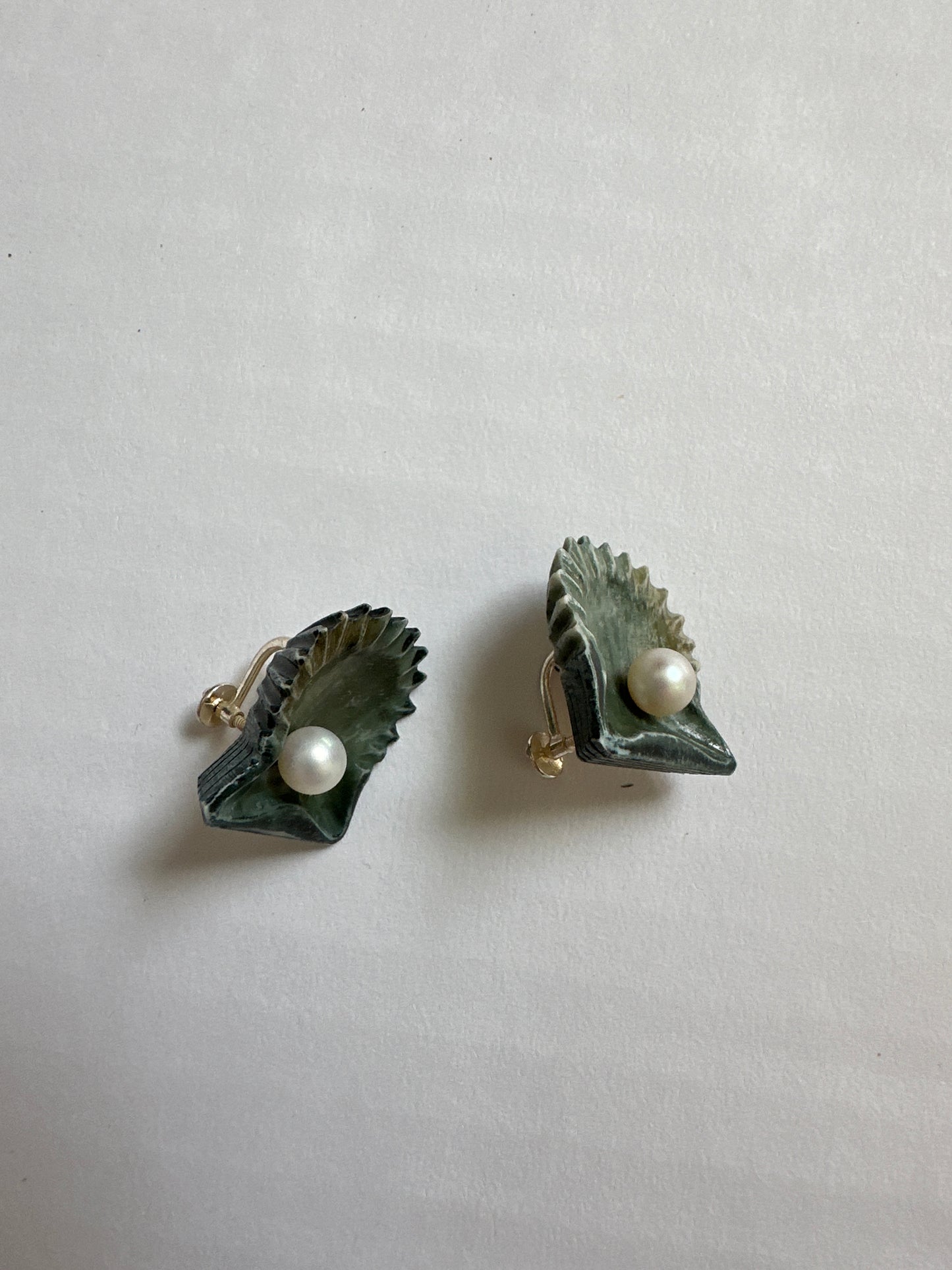 Vintage Carved Resin Oyster Shell & Pearl Clip-On Earrings