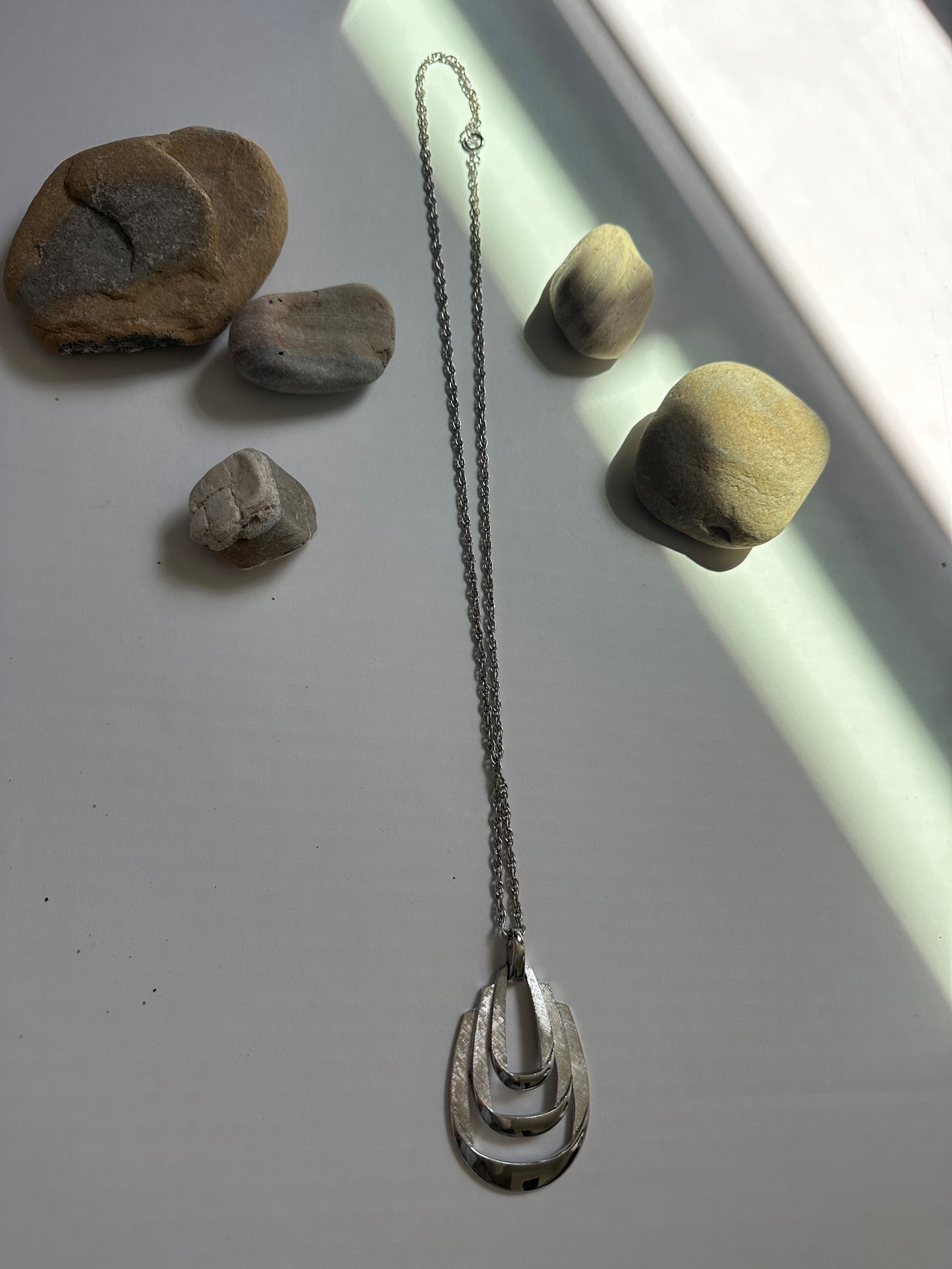 Vintage Triple Oval Loop Pendant Necklace in Silver